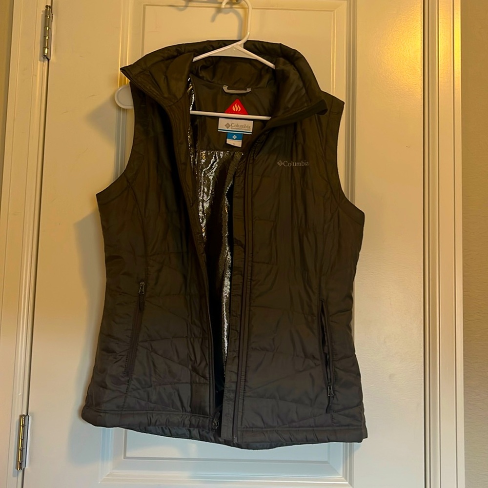 Columbia mighty lite omni heat puffer vest.